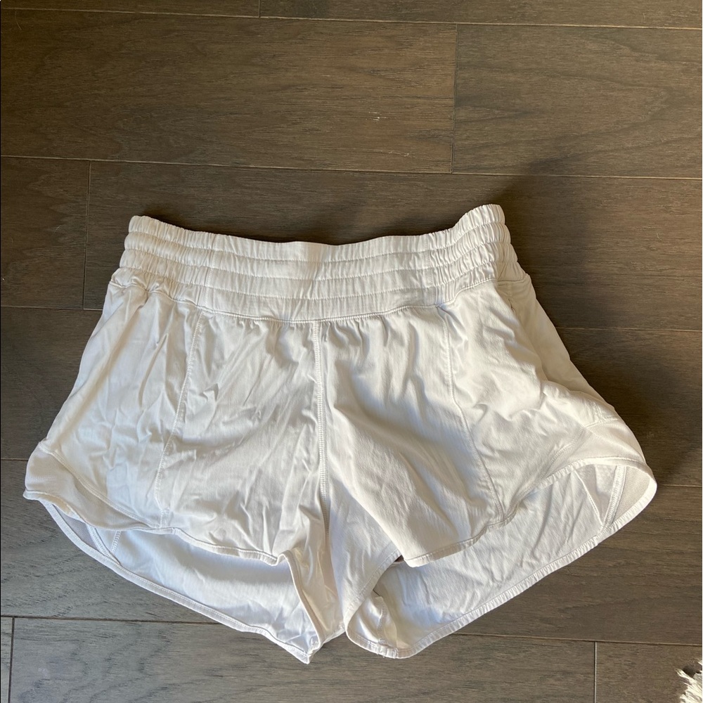Lululemon HR Hotty Hot shorts 2.5 inches